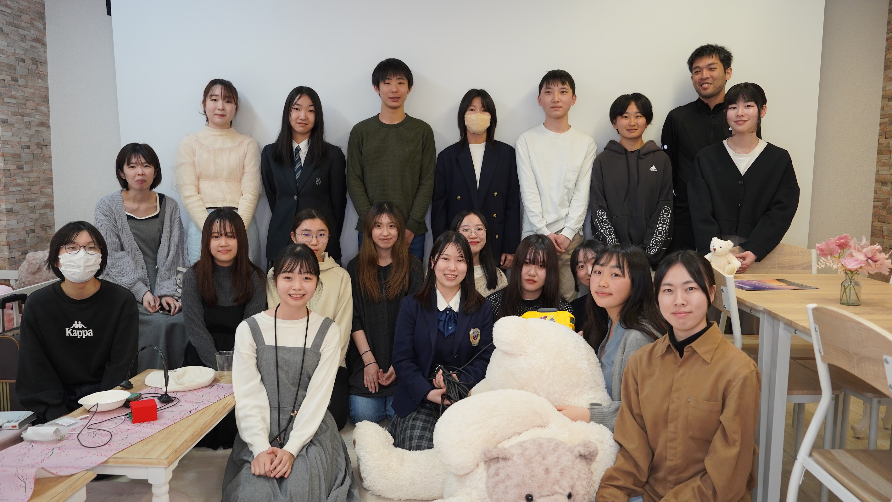 進捗報告会で全国の参加メンバーが集まった集合写真